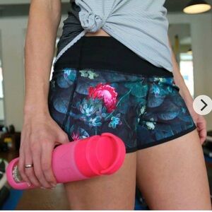 Lululemon Women’s Run Speed Shorts in the "Curious Jungle Black" Size 6